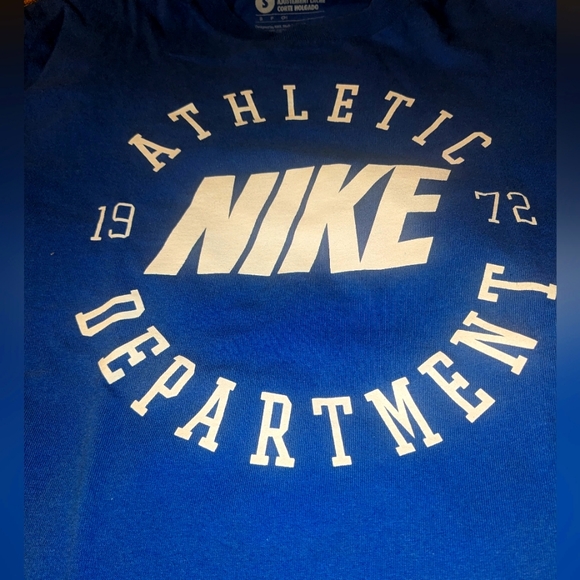 Nike Athletic Big Logo T-shirt 💙 🤍 - Picture 3 of 4